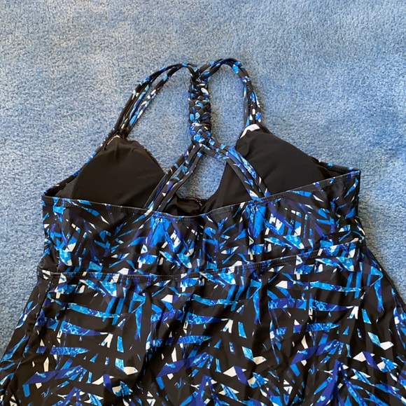 Swimsuit - Picture 2 of 3